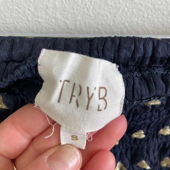 TryB Mini Skirt! - Picture 3 of 3